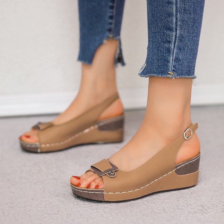 Damen Komfortable Sandalen mit verstellbarem Riemen und gepolstertem Fußbett EB