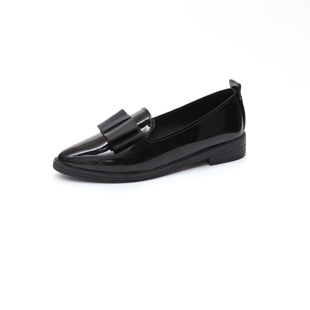 Damen nan eleganter Lackslipper mit dekorativer Schleife und leichter Plateausohle EB