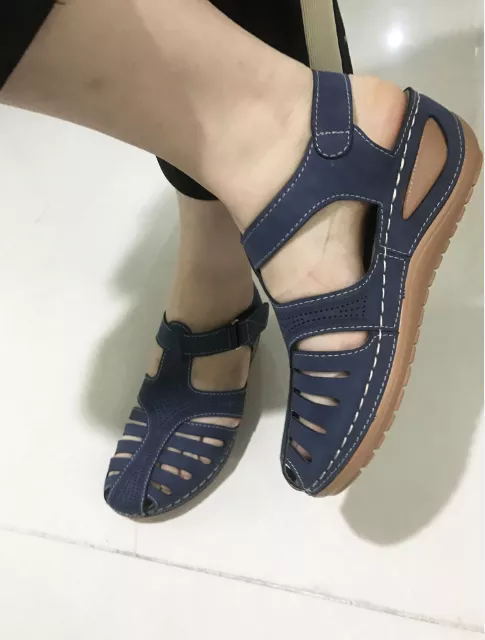 Damen Komfortable Sandalen mit atmungsaktiven Riemen und anatomischen Fußbett EB