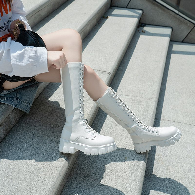 Damen Hohe Schnürstiefel mit robustem Profil und modischem Design EB