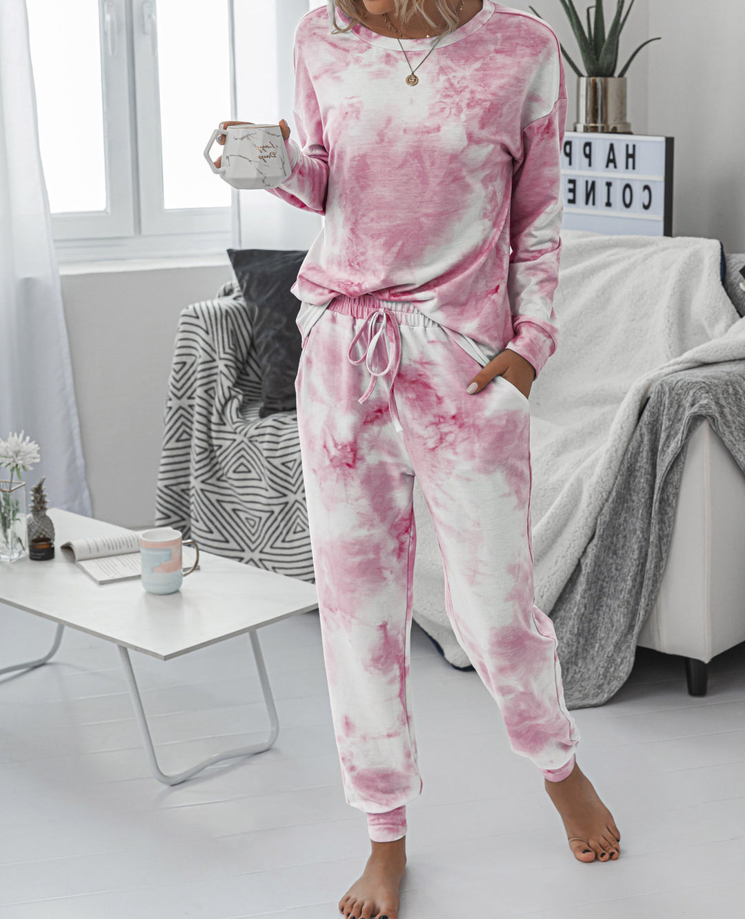 Damen Freizeit-Loungewear Set mit modischem Batikdesign und bequemen Passform EB