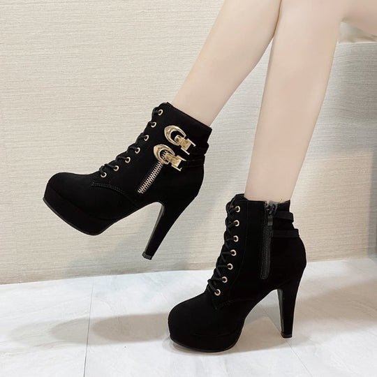 Damen Fashionable High-Heel Stiefeletten mit Dekorativen Schnallen und Reißverschluss EB