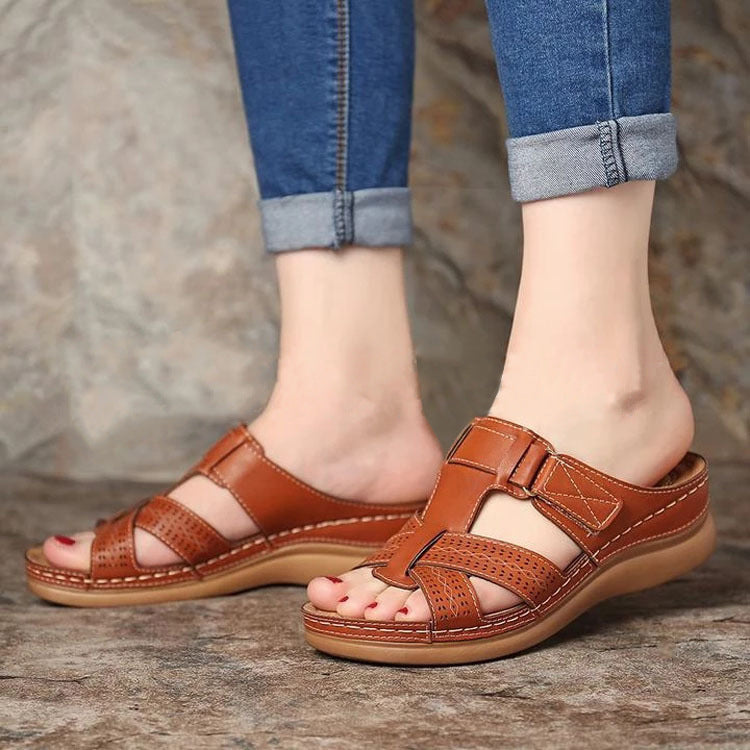 Damen Komfortable Riemensandalen mit atmungsaktiven Einschnitten EB