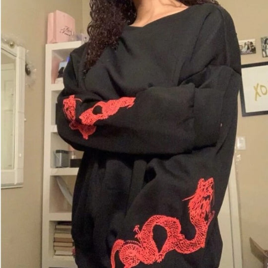 Damen Oversize Sweatshirt mit Drachenprint an Ärmeln und Rundhalsausschnitt EB