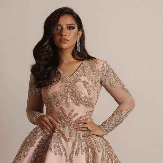 Damen Glamouröses Abendkleid mit schimmernden Pailletten und tiefem V-Ausschnitt EB