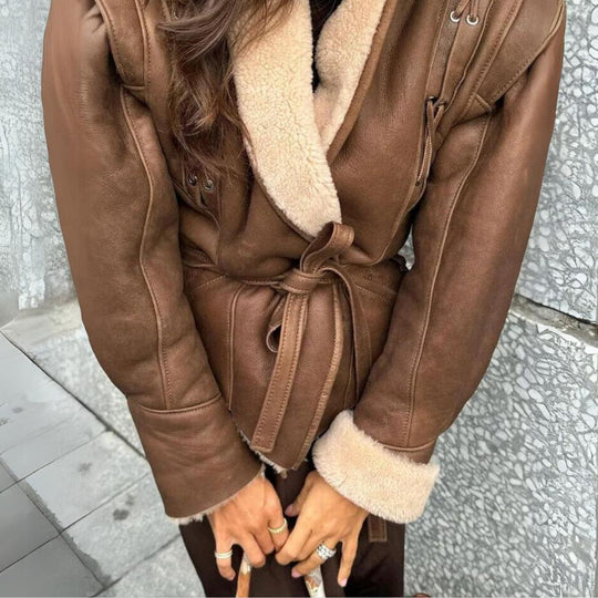 EB | Stylische Kunstlederjacke mit Teddy Futter und Schnürdetails