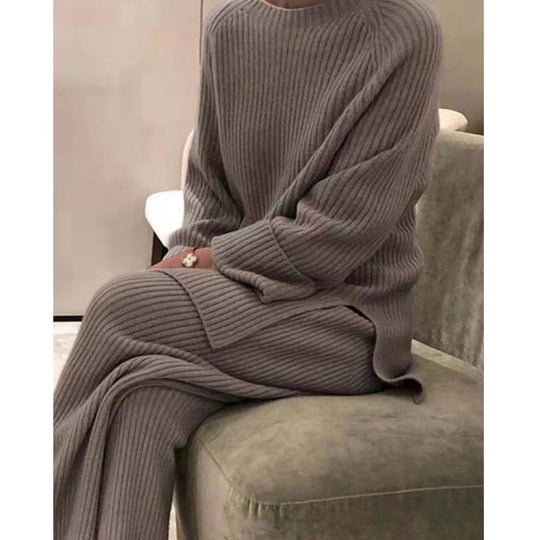 Damen gemütlicher Strickanzug im modernen Rippdesign EB