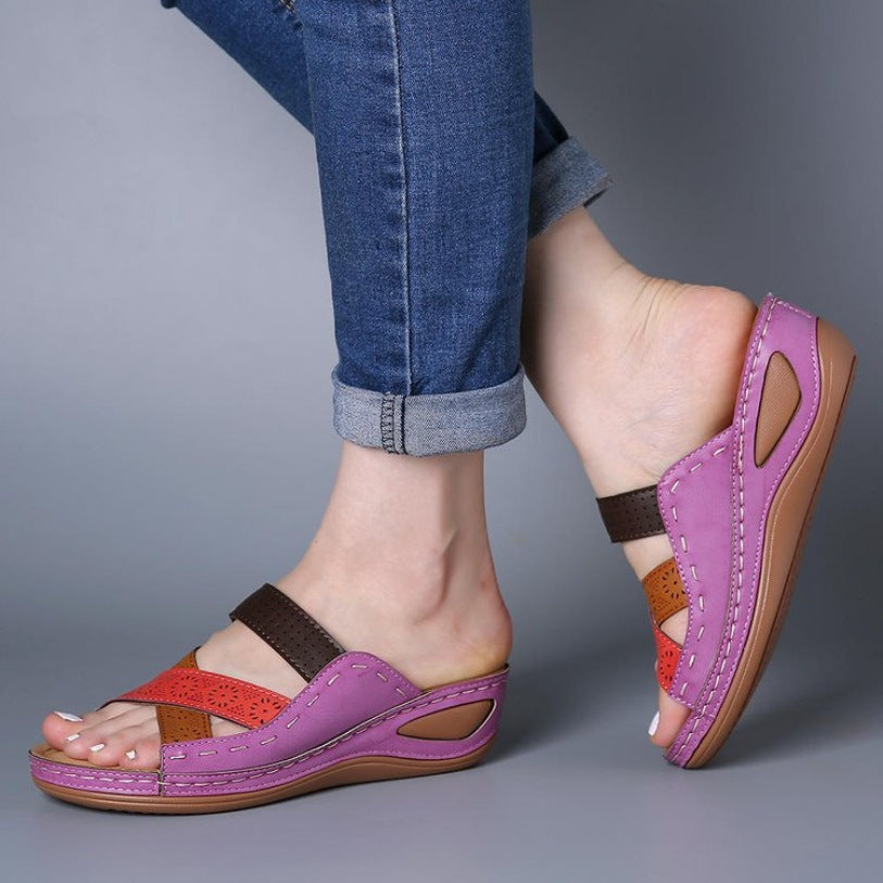 Damen Bequemliche Riemensandalen mit Blütenmuster EB