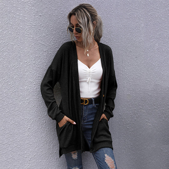 Damen Strickjacke mit geripptem Design und praktischen Taschen EB
