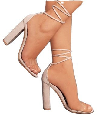 Damen nan knöchelgebundene Blockabsatz-Sandalette mit PVC-Frontriemen und gepolstertem Komfortfußbett EB