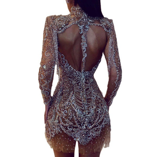 Damen Glamouröses Pailletten-Minikleid mit hochgeschlossenem Design und transparenten Ärmeln EB