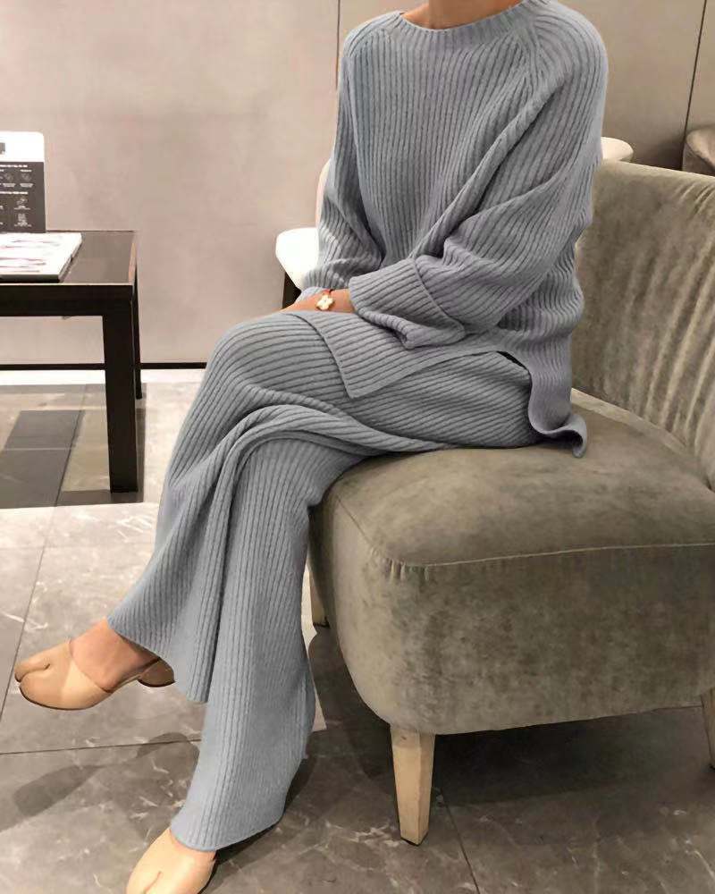 Damen gemütlicher Strickanzug im modernen Rippdesign EB