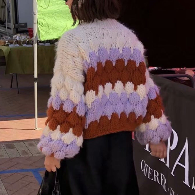 Damen Grobstrickpullover mit modischem Wellenmuster und voluminösen Ärmeln EB