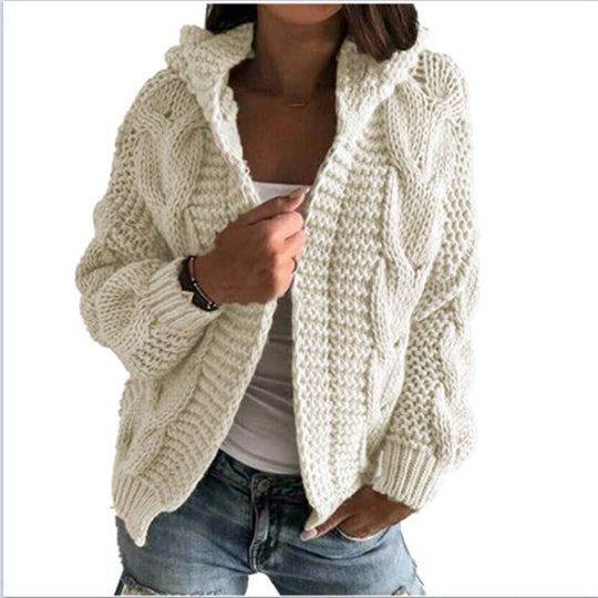 Damen Strickjacke mit Kapuze und trendigem Zopfmuster EB