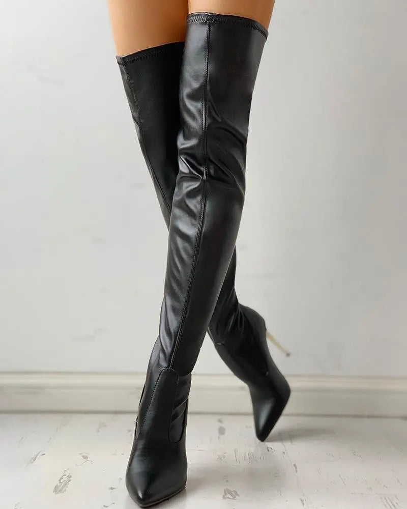 EB | Overknee Stiefel mit Goldenem Absatz und Reißverschlussdetail