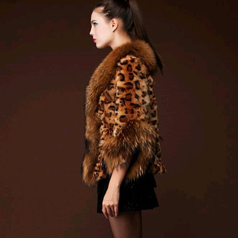 Damen Kunstpelzjacke mit Leopardenmuster und voluminösen Ärmeln EB