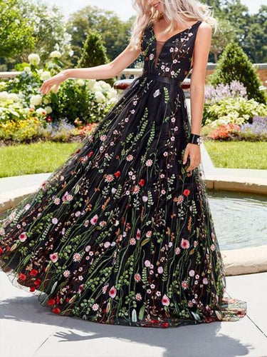 EB | Kleid mit Floralen Druckstickereien