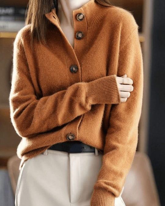 EB | Gestrickte Strickjacke