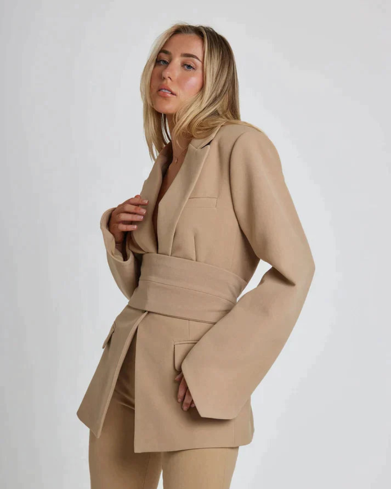 EB | Eleganter Blaser
