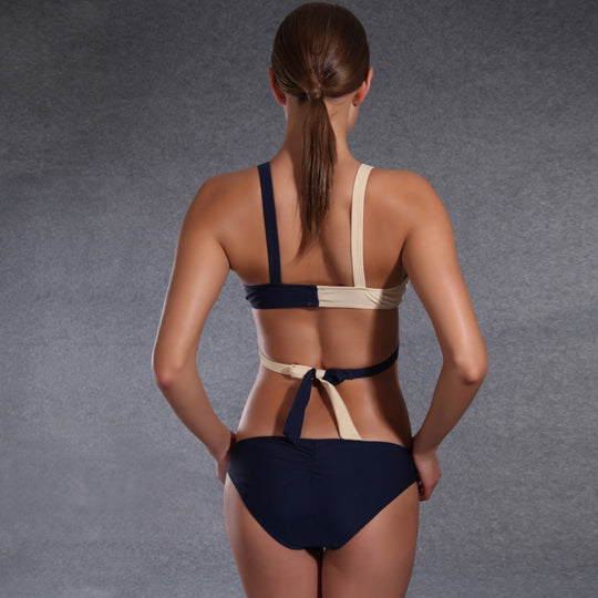Damen Bikini mit asymmetrischem Design und tiefem Ausschnitt EB