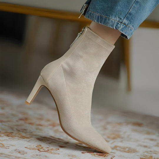 Freja Stilvolle Spitzstiefel mit Hohem Absatz und Reißverschluss EB
