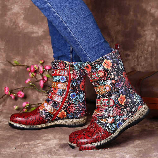 Lederstiefel für Damen mit einzigartigen Details EB