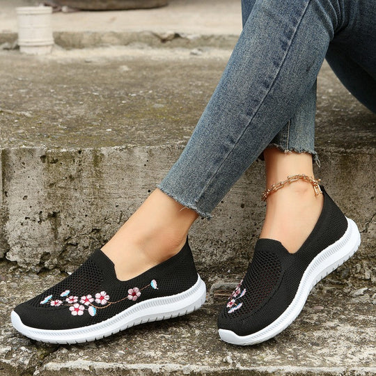 Atmungsaktive Schuhe mit floralem Stickerei EB