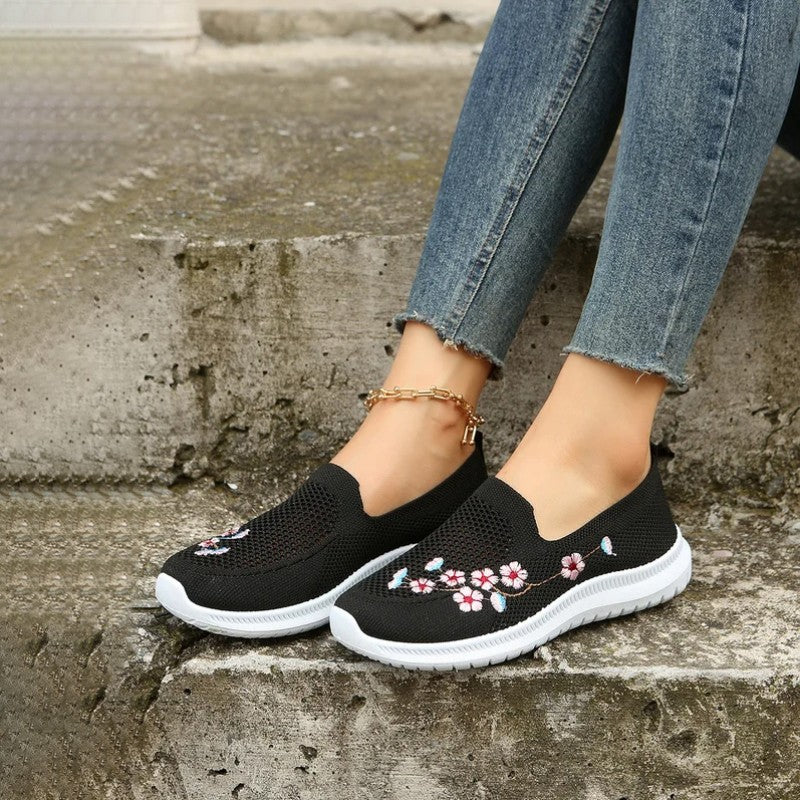 Atmungsaktive Schuhe mit floralem Stickerei EB