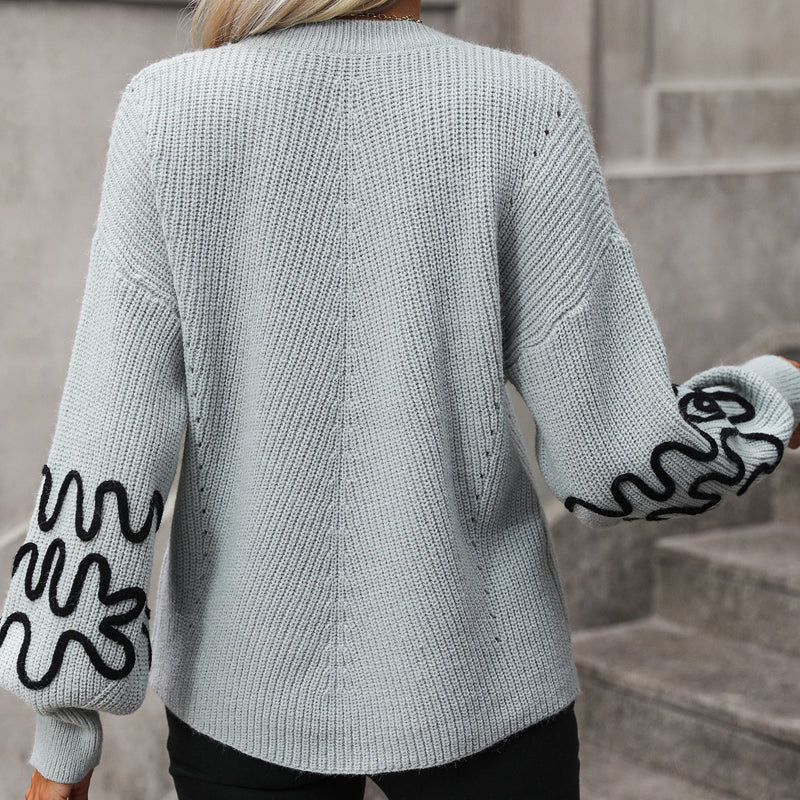 EB | Strickpullover mit Bestickten Ärmeln Lockere Passform Kreativ und Schick