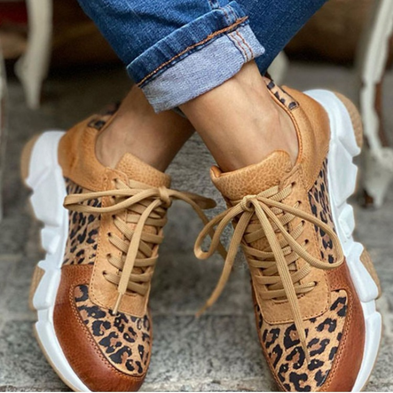 Turnschuhe mit Leopardenmuster EB