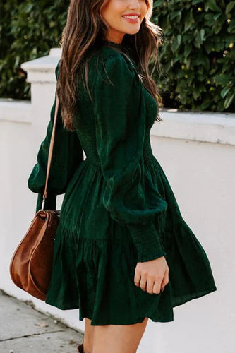 EB – Gesmoktes Kleid mit langen Ärmeln