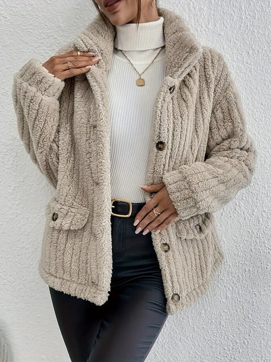 EB | Doppelseitige Strickjacke mit Samtknöpfen