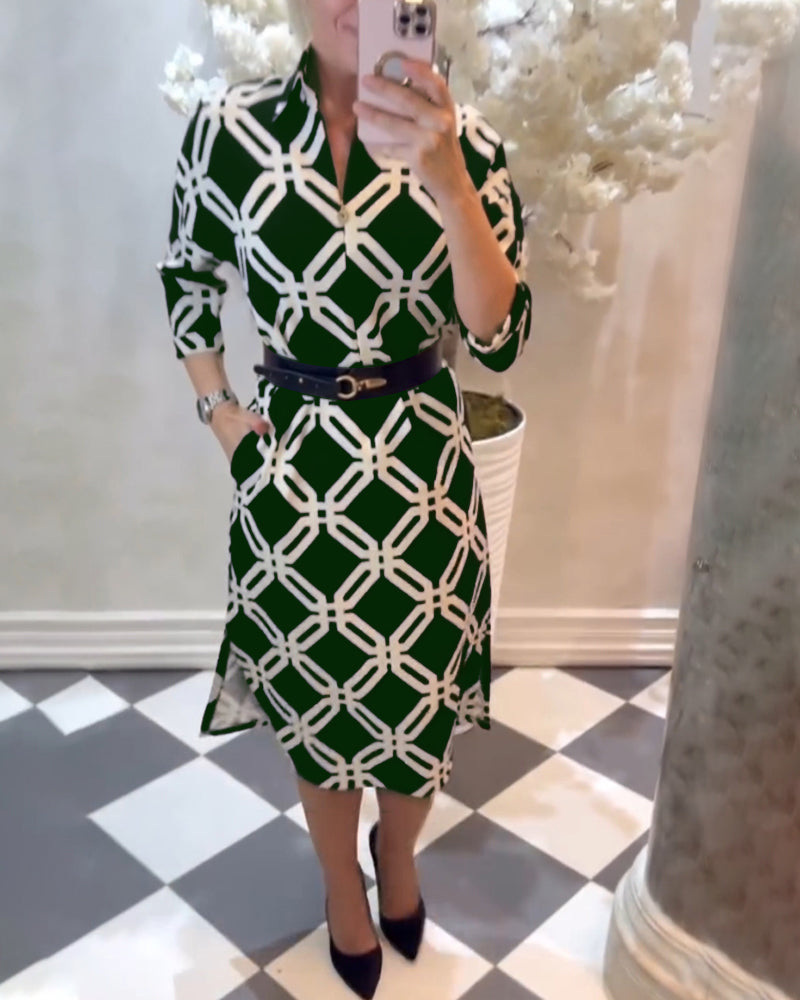 EB | Kleid mit Geometrischem Print und Seitlichem Schlitz
