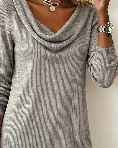 EB | Geschnittenes Kleid mit Langen Ärmeln und Kuschelkragen