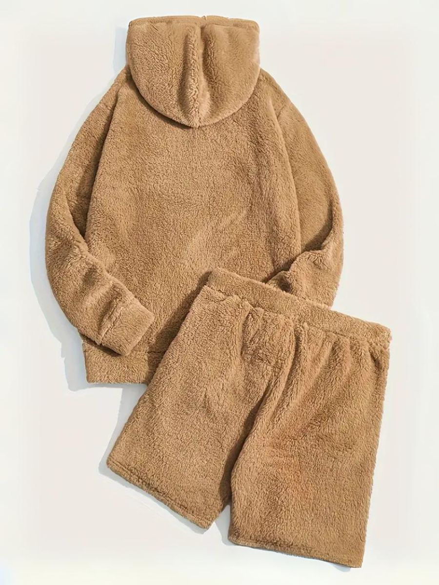 EB | Fluffy Hoodie und Shorts