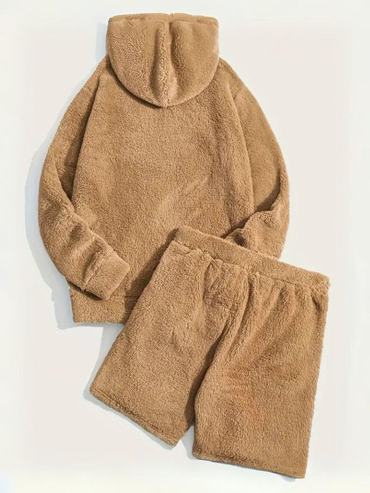 EB | Fluffy Hoodie und Shorts