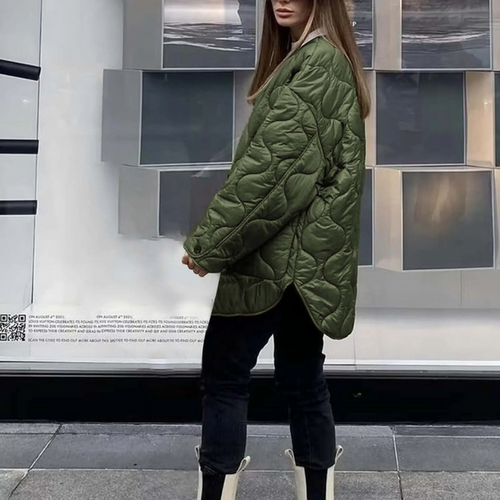 EB | Lässige Rundhals-Steppjacke mit Karomuster und großen Taschen Ideal für Herbst/Winter