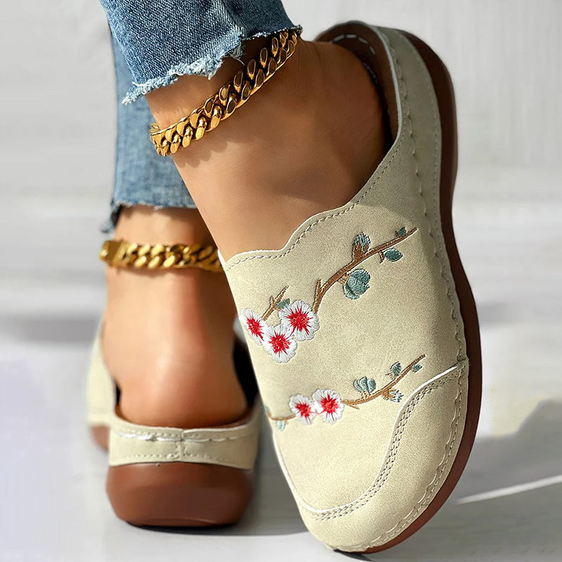 Bestickte Vintage-Blumen Hausschuhe EB