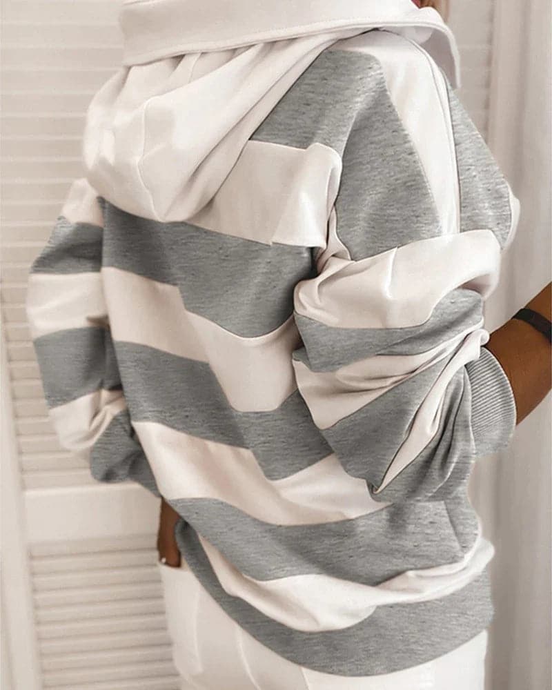 EB | Hoodie Strickdetails Lockere Passform Weiche Materialien