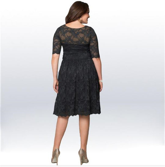 Damen Traumhaftes Spitzenkleid mit elegantem Rock und raffinierten Details EB