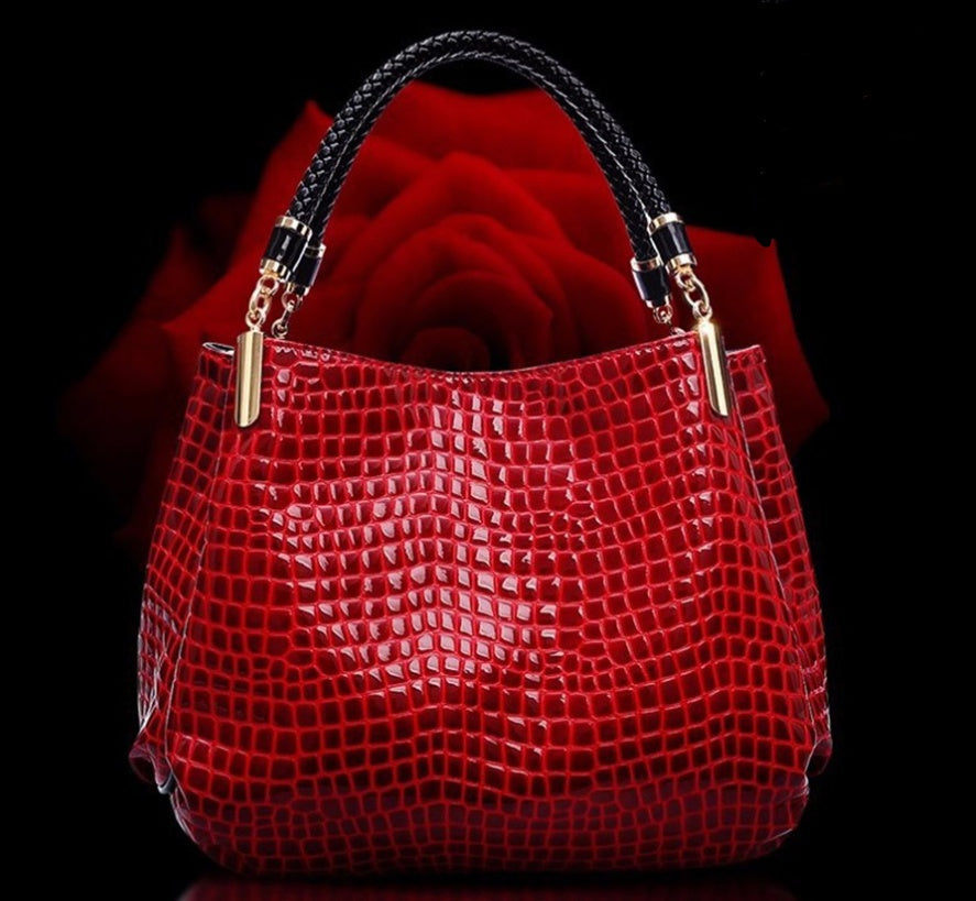 EB | Schultertasche mit Krokodil Muster