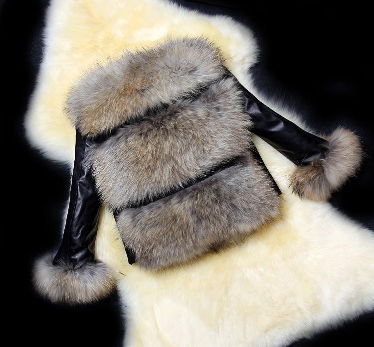 Damen Stilvolle Kunstpelzjacke mit tailliertem Schnitt und eleganten Details EB