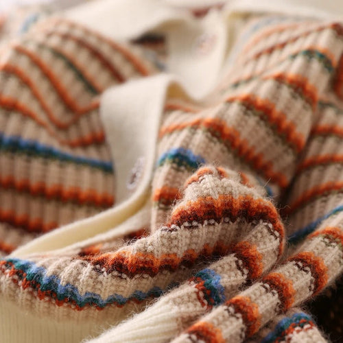 EB | Gestreifte Strickjacke mit Kragen