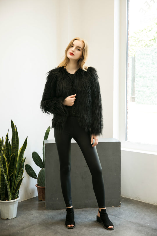 Damen Flauschige Kurzjacke mit elegantem Schnitt und weichem Fellgefühl EB