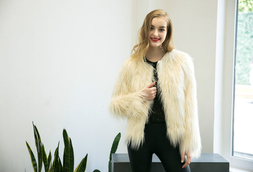 Damen Flauschige Kurzjacke mit elegantem Schnitt und weichem Fellgefühl EB
