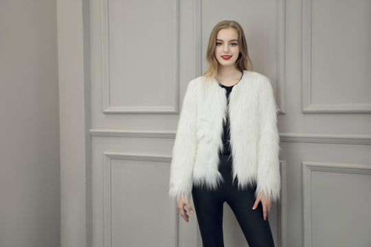 Damen Flauschige Kurzjacke mit elegantem Schnitt und weichem Fellgefühl EB