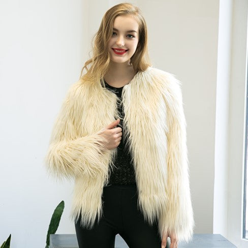 Damen Flauschige Kurzjacke mit elegantem Schnitt und weichem Fellgefühl EB