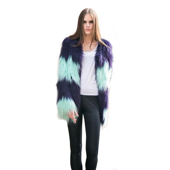 Damen Modischer Kunstpelzblazer mit strukturiertem Design und voluminösen Ärmeln EB