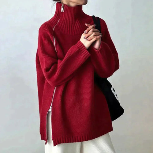 EB | Roter Pullover mit hohem Halsausschnitt
