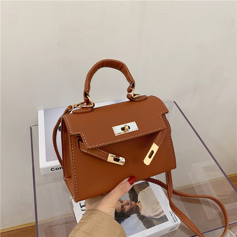 EB | Eine Seitliche Schultertasche Im Western-Stil
